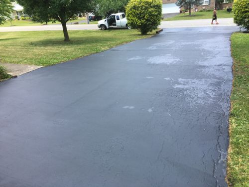 Asphalt sealing and driveway maintenance for B.D. Bowling Enterprise LLC in Bowling Green, Kentucky