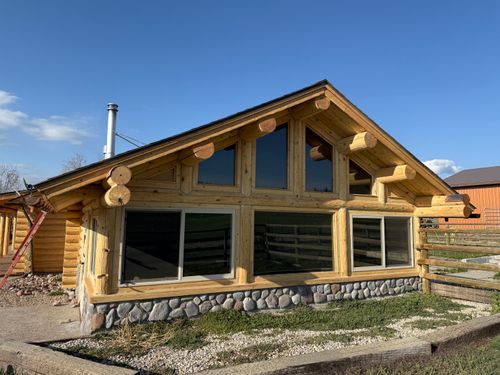Log replacement and repair. for Wild West Log home specialists in Corvallis, MT