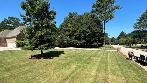 Mulch & Pinestraw Beds for Castillo’s Lawn Care in Monroe, GA