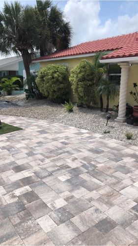 Natural Stone Hardscape for Hefty's Helpers in Saint Petersburg,  FL