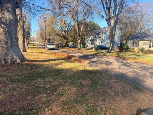 Leaf Clean Up for America's Top Pick Lawn & Landscaping in Gastonia, NC