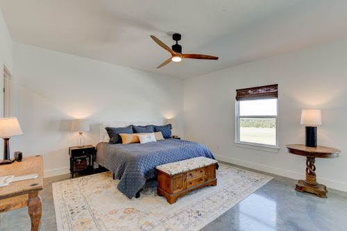 Custom Homes + Barndominium Homes for Who Can Construction in Stephenville, TX