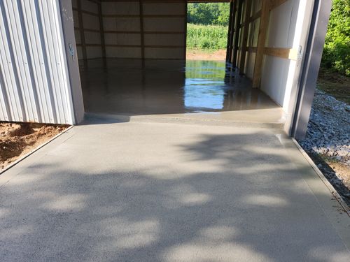 Slabs slick as glass for Hellards Excavation and Concrete Services LLC in Mount Vernon, KY
