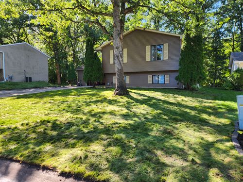 Shrub Trimming for K & I Lawn Care Service  in Eden Prarie, MN