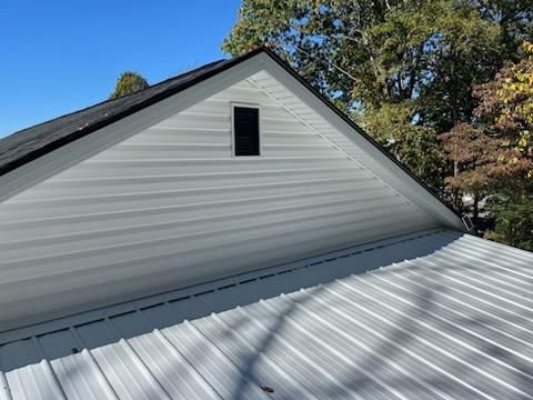 Vinyl Siding for CM Construction in Erwin, TN