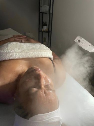 LED light therapy for Luxury Aesthetics Spa in Savannah, Georgia