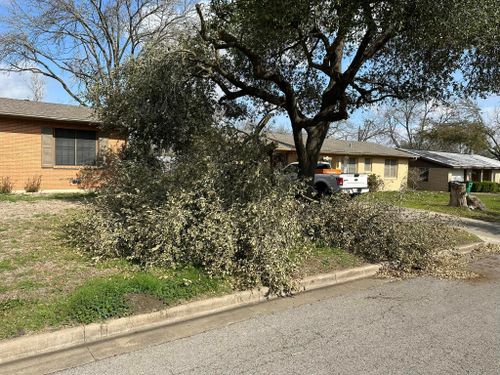 Mowing for Allen Lawn Care in Taylor, Texas