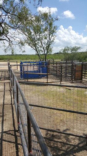 Fences for Rudy's Custom Fence Building in Luling, TX