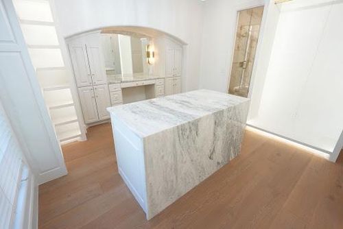  for Luxurious Construction LLC in Houston, TX