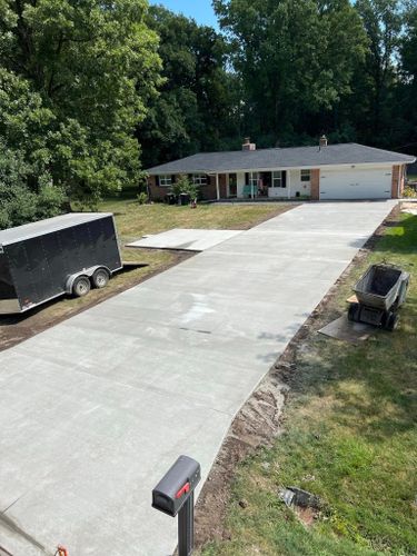 Driveways Construction  for D.R. Concrete  in Lincoln Park, MI