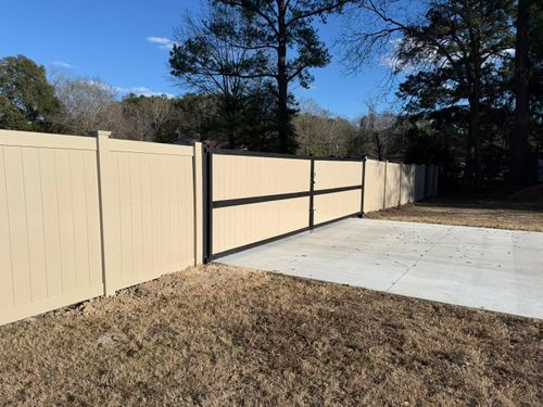 Specialty/Custom Fences for 4 In The Fire Fencing LLC in Darlington, SC