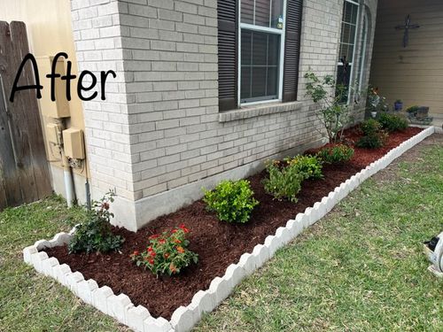 Mulch Installation for Green Turf Landscaping in Kyle, TX