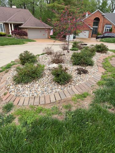 Landscape Installation for Mayfield Landscaping in Staunton, IL