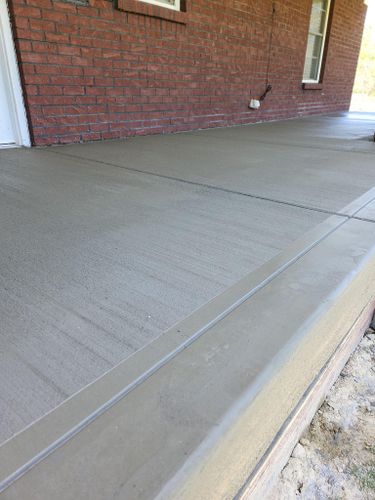 Concrete Driveways for Hellards Excavation and Concrete Services LLC in Mount Vernon, KY