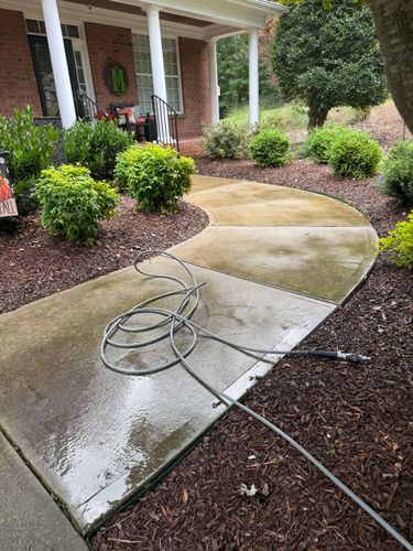 Driveway and Sidewalk Cleaning for Hanastar Pressure Washing in Chapel Hill, NC
