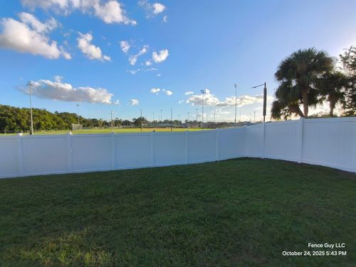 Vinyl Fence Installation for ASAP Fence & Gates - Central, FL in Leesburg, FL