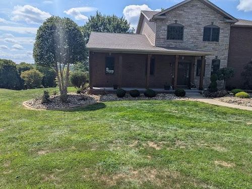 Mulch Installation for Xtreme landscaping LLC in Cambridge, OH