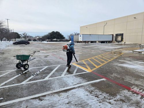 Commercial Lawn Maintenance for Mira Vista Landscaping in Everman, TX