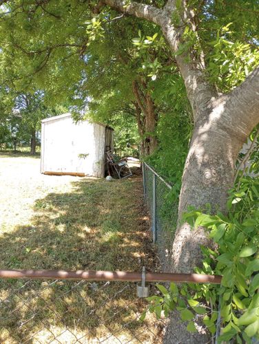 Mowing for Emergency Yard Care LLC in Waxahachie, TX