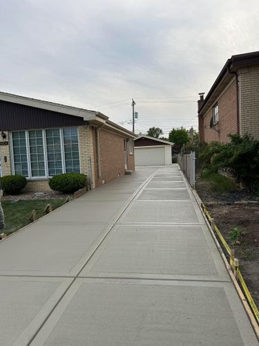 Sidewalk Installation for Luna Dynasty Concrete in Chicago, IL