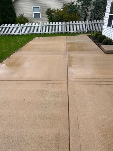 Home Softwash for J&J Power Washing and Gutter Cleaning in Sycamore, IL