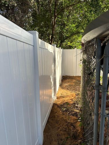 Vinyl Fence Installation for ASAP Fence & Gates - Central, FL in Leesburg, FL