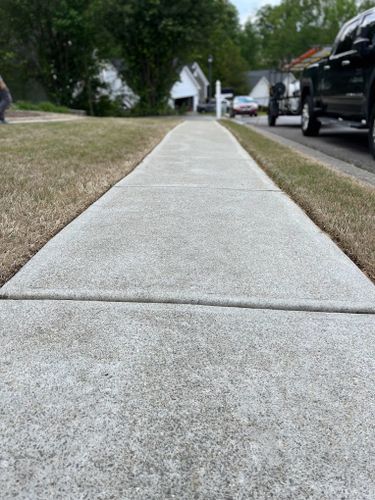 Driveway and Sidewalk Cleaning for Parham's Pro Wash in Dacula, GA