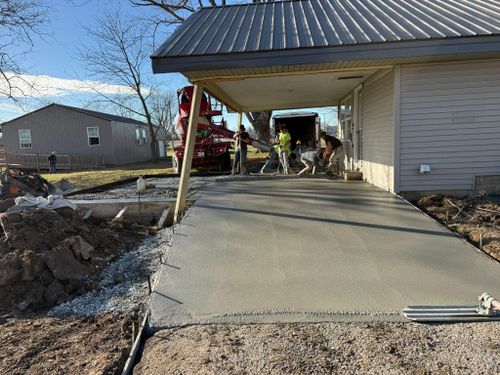 Driveways & Sidewalks for Whitfield Concrete Construction in Solsberry, IN