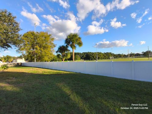 Vinyl Fence Installation for ASAP Fence & Gates - Central, FL in Leesburg, FL