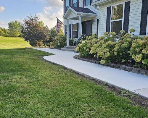  for Absolute Maintenance in Charlotte, MI