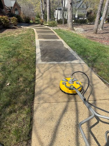 Driveway and Sidewalk Cleaning for Hanastar Pressure Washing in Chapel Hill, NC