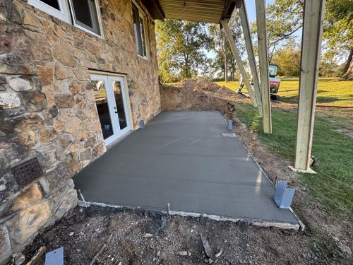 Driveways & Sidewalks for Whitfield Concrete Construction in Solsberry, IN