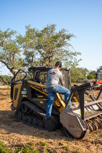  for 512 Land Clearing in Blanco County, TX