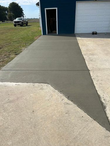 Concrete Slab Construction for MidWest Concrete in Benton, MO