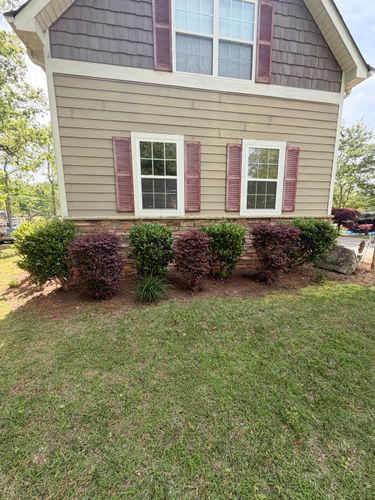 Lawn Maintenance for Lakeside Lawncare in Cross Hill, SC