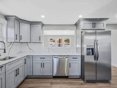  for New Vision Contracting in Suffolk County, NY