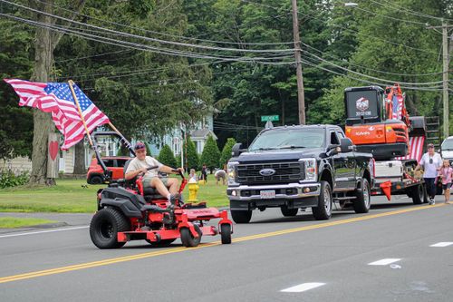 Mowing for B&L Management LLC in East Windsor, CT