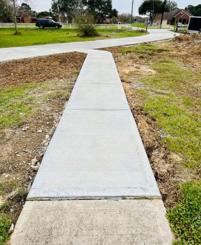 Sidewalk Installation for Rytren Concrete in Pearland, TX