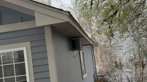 Residential Gutter Cleaning for Eaglewood Gutter's in Mead, WA