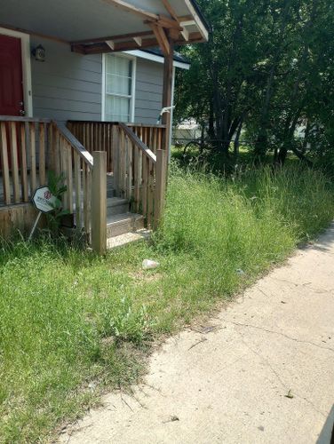 Mowing for Emergency Yard Care LLC in Waxahachie, TX