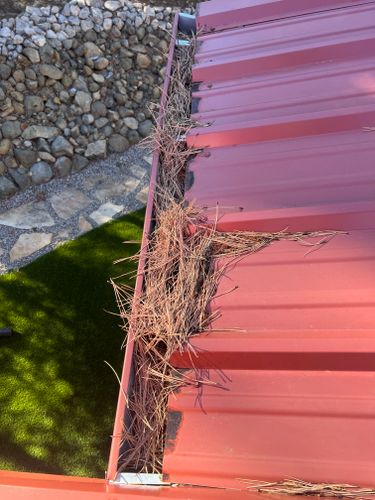 Gutter clean up for G&B Yard Service in Ruidoso Downs, NM