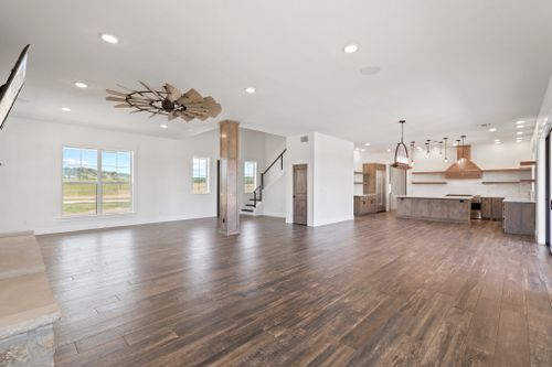 Custom Homes + Barndominium Homes for Who Can Construction in Stephenville, TX