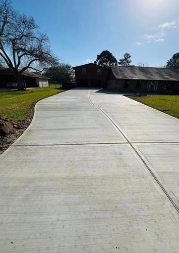Sidewalk Installation for Rytren Concrete in Pearland, TX