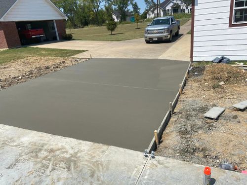 Concrete Work for JCL Concrete LLC in Streetman, TX