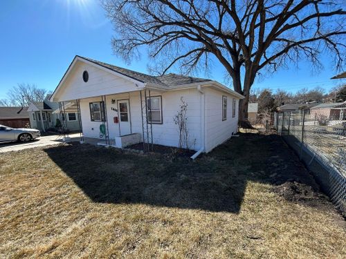 Residential Gutter Cleaning for The Gutter Man Seamless in Lexington, NE