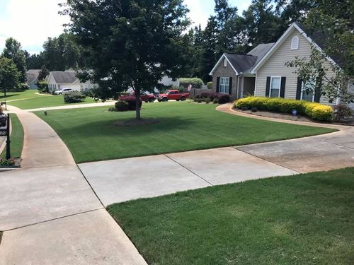 Lawn for Pinnacle Property Maintenance LLC in McDonough, GA