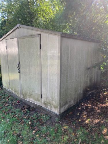 Commercial Cleaning for Calvert Clean Up, Pressure Washing & Hauling LLC in Pasadena, MD