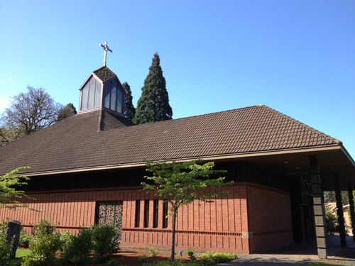 Shingle Roofs for Anderson Roofing in Portland, OR