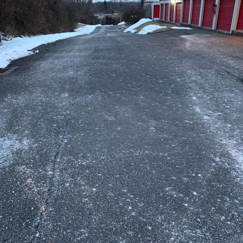 Salting and Ice Control for B&L Management LLC in East Windsor, CT