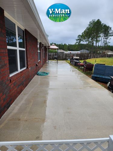 Pressure Washing & Softwashing for V Man Services LLC in Asbury Lake, FL